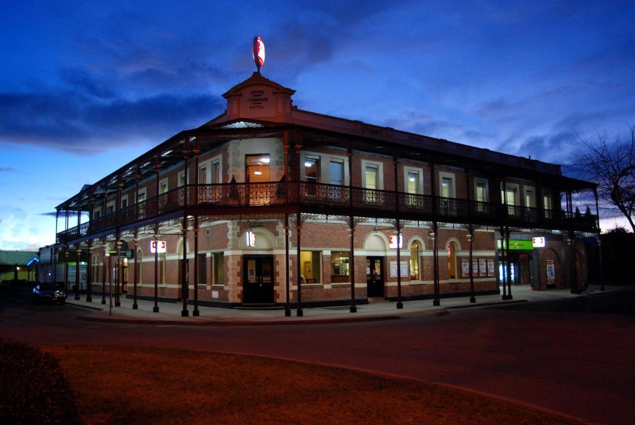 Grand Terminus Hotel Bairnsdale Ngoại thất bức ảnh